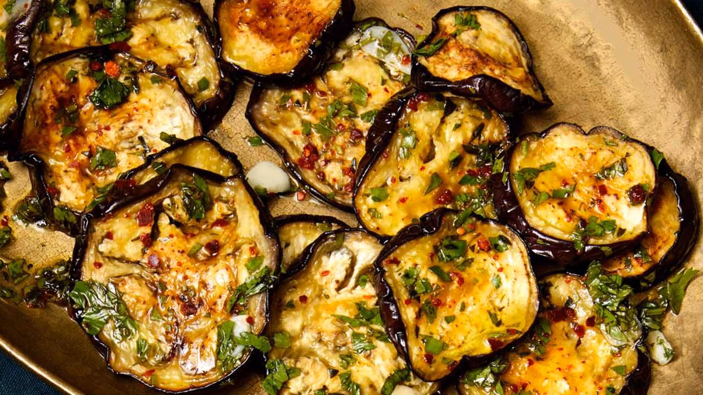 Was macht man mit marinierten Auberginen?