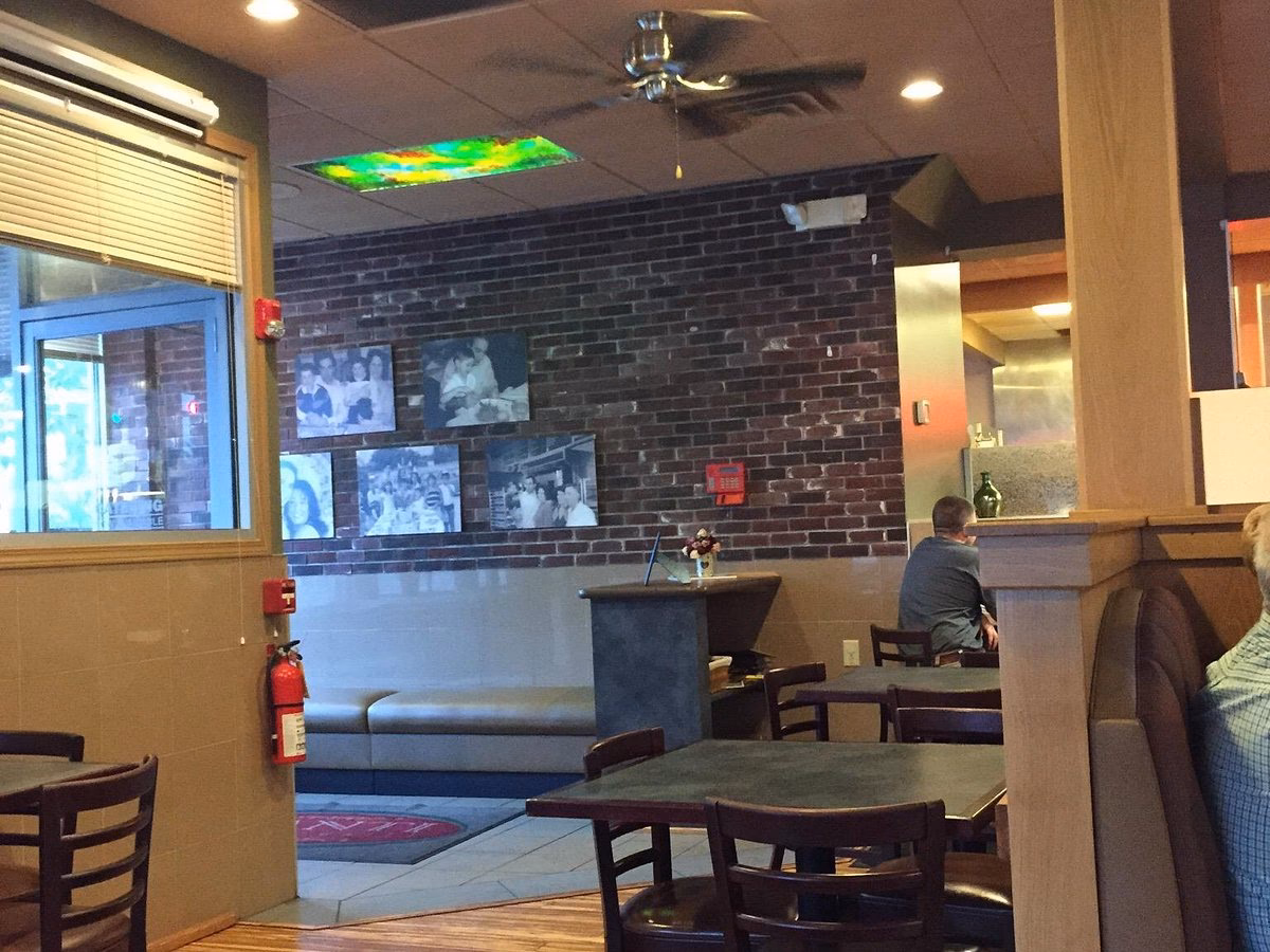 What food items are available at Avanti?