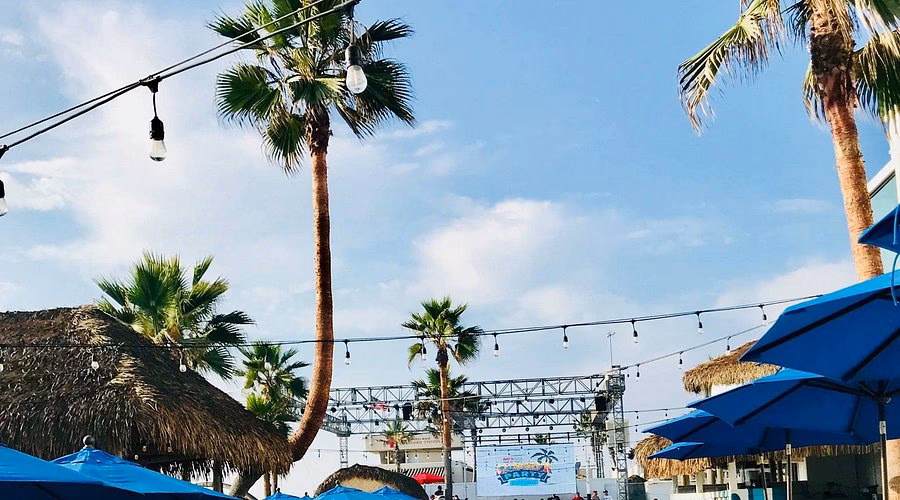 What do you eat on a beach ball?