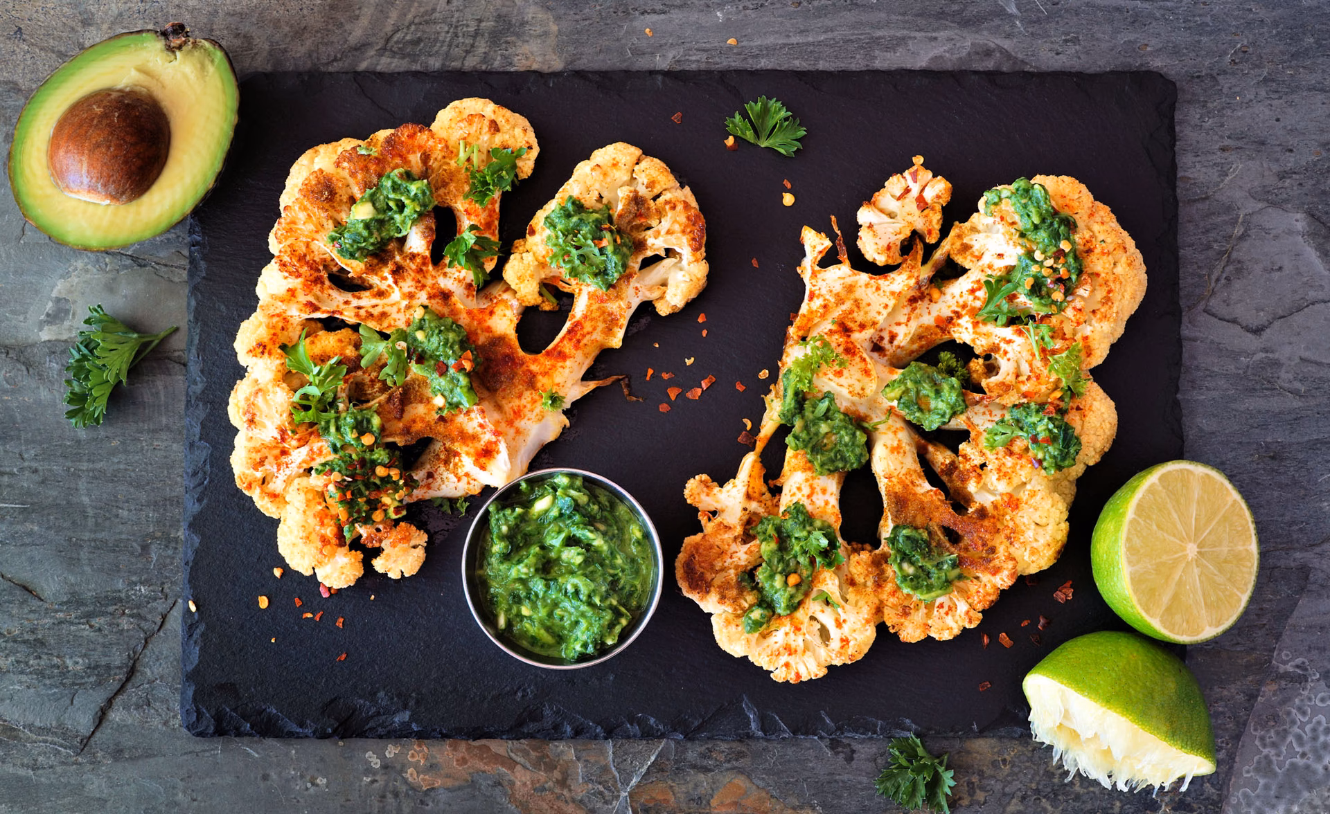 Wie kann man Blumenkohl zu einem Rohkostsalat verwenden?