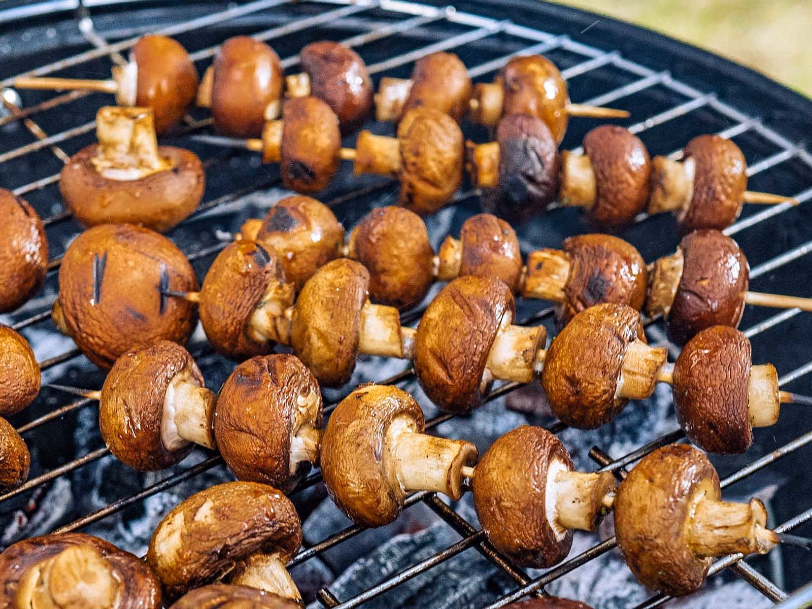 Wie mache ich eine Marinade von Champignons?