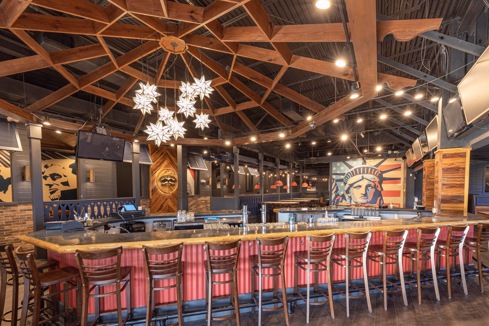 Where is Charlie's Bar & Grill?