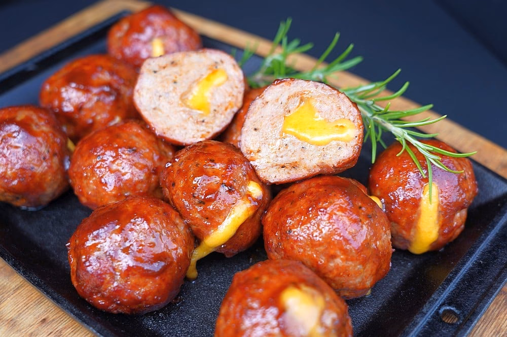 Wie wird Cheddar Cheese Soße hergestellt?