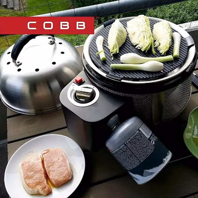 Welche Größe ist der Cobb-Holzkohlegrill?
