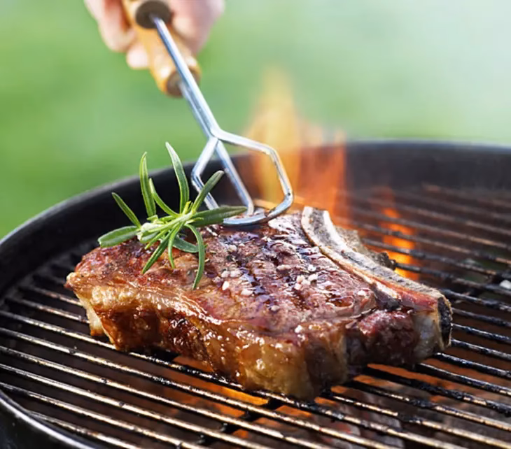 How long do you cook a steak on a grill?