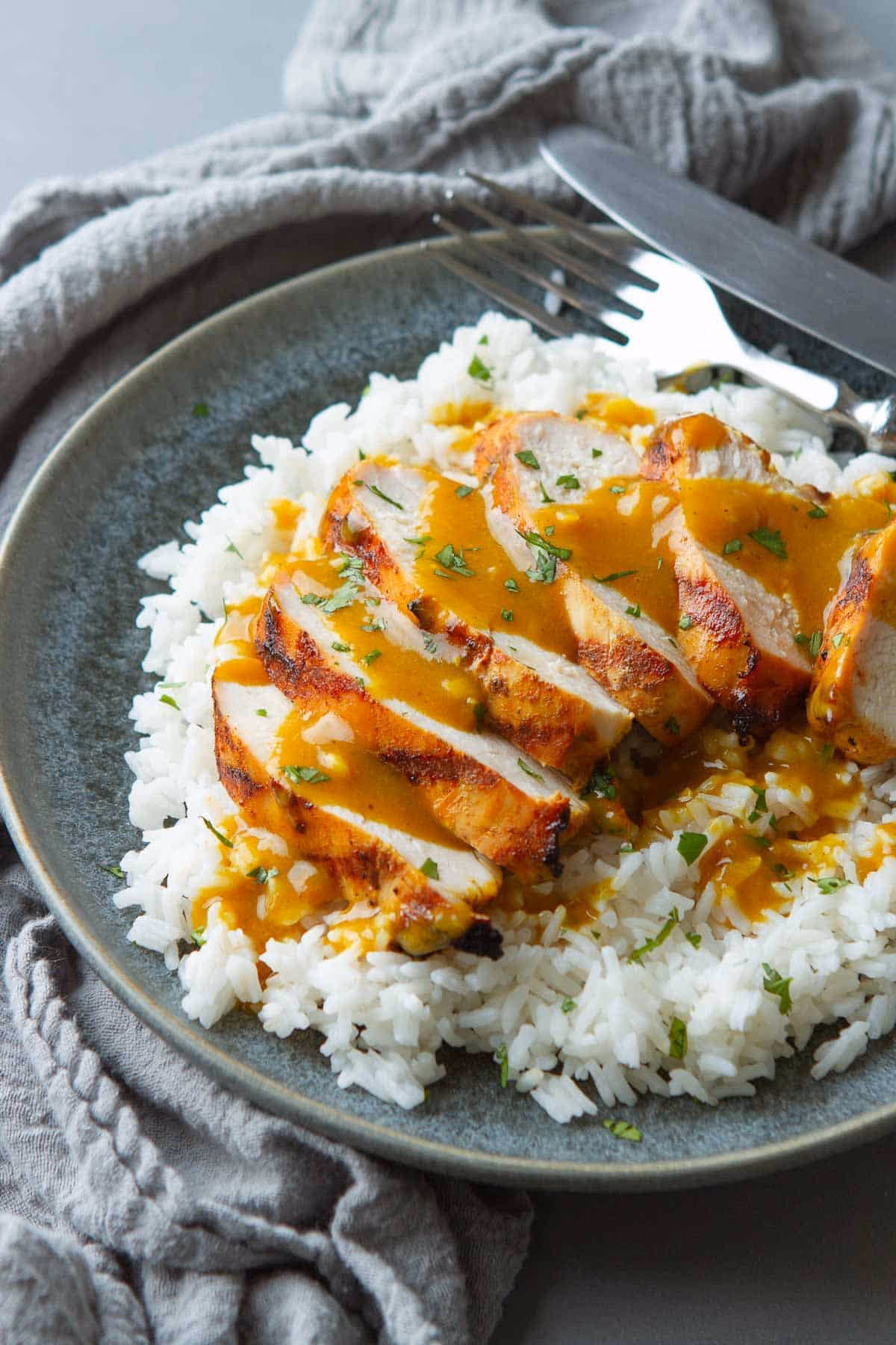 How do you cook a chicken breast with curry powder?