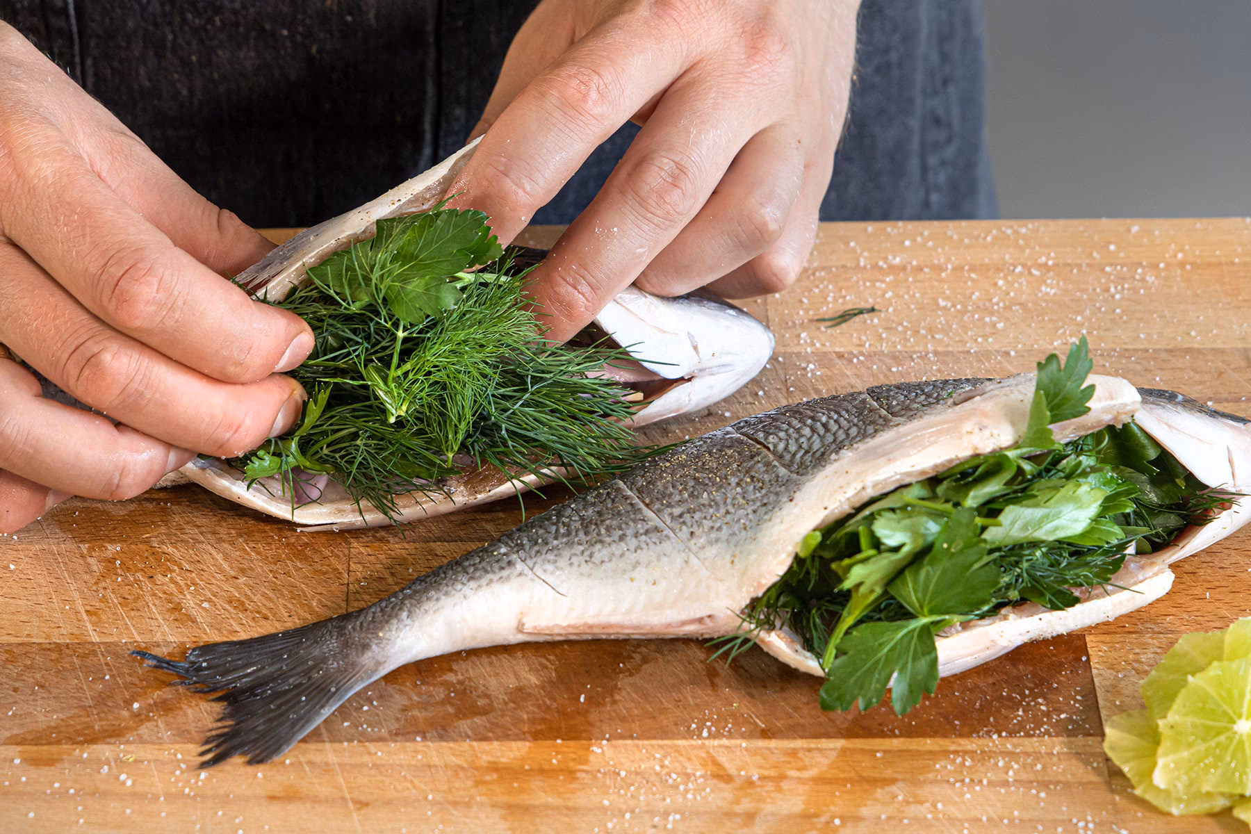 Wie bereite ich eine Dorade auf den Grill?