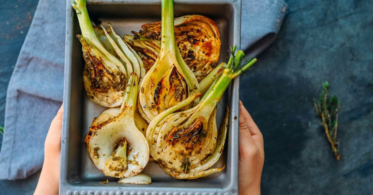Wie bereite ich Fenchel in den Ofen vor?