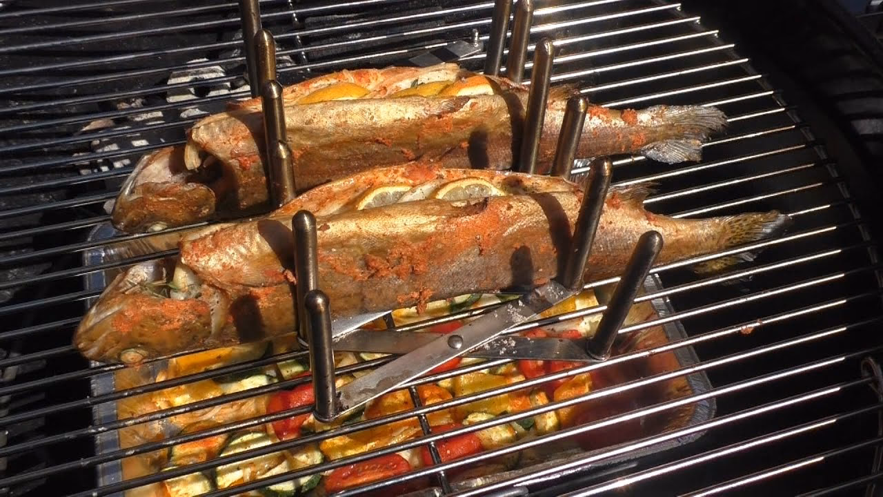 Kann man mit einem Holzkohlegrill Räuchern?