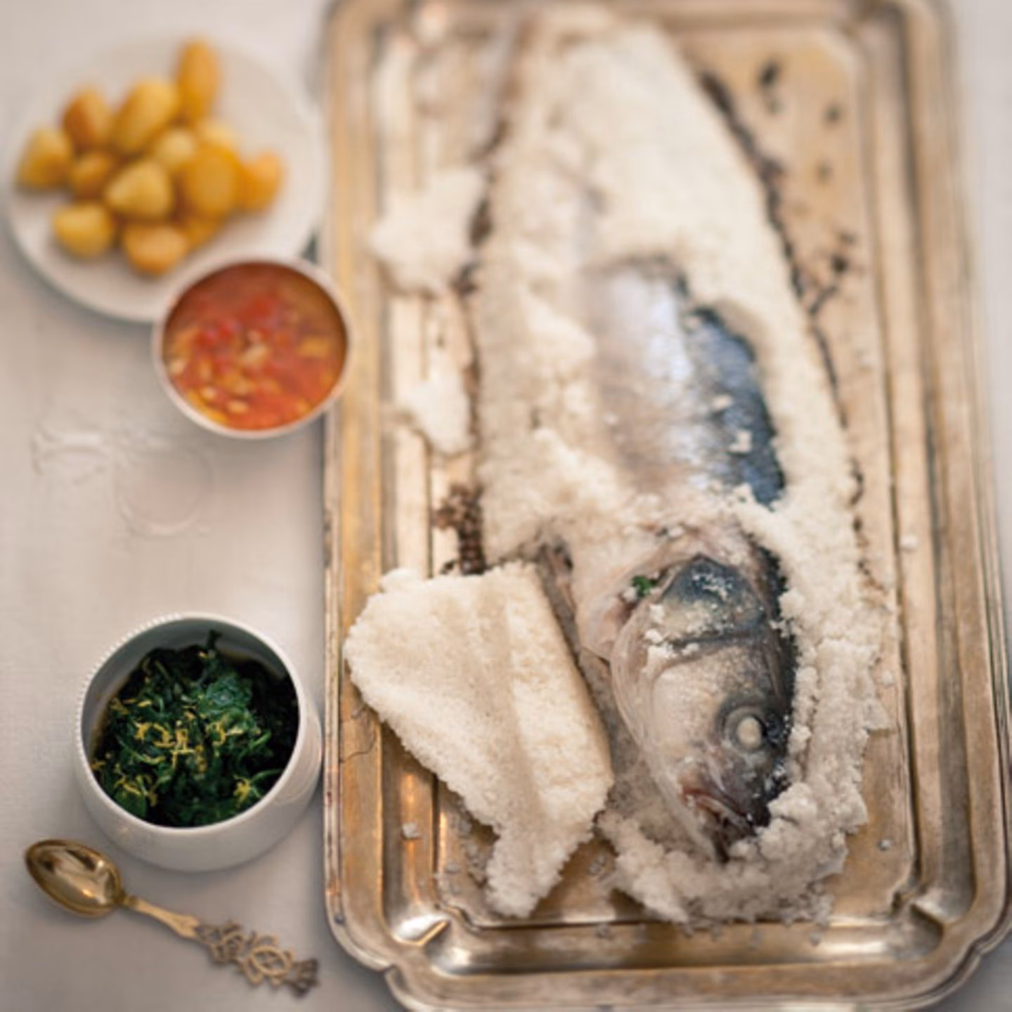 Wie bereite ich einen Fisch auf den Grill vor?