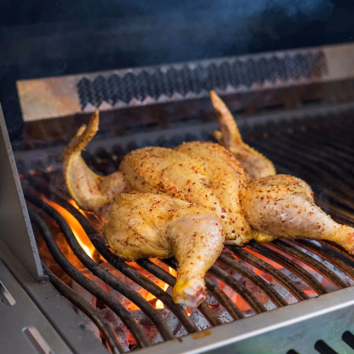 Wie lange braucht ein ganzes Hähnchen zum Grillen?