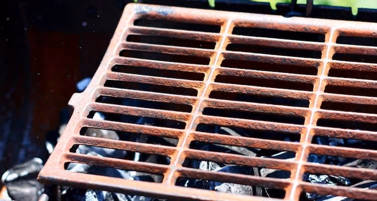 How do you get rust out of a gas grill?