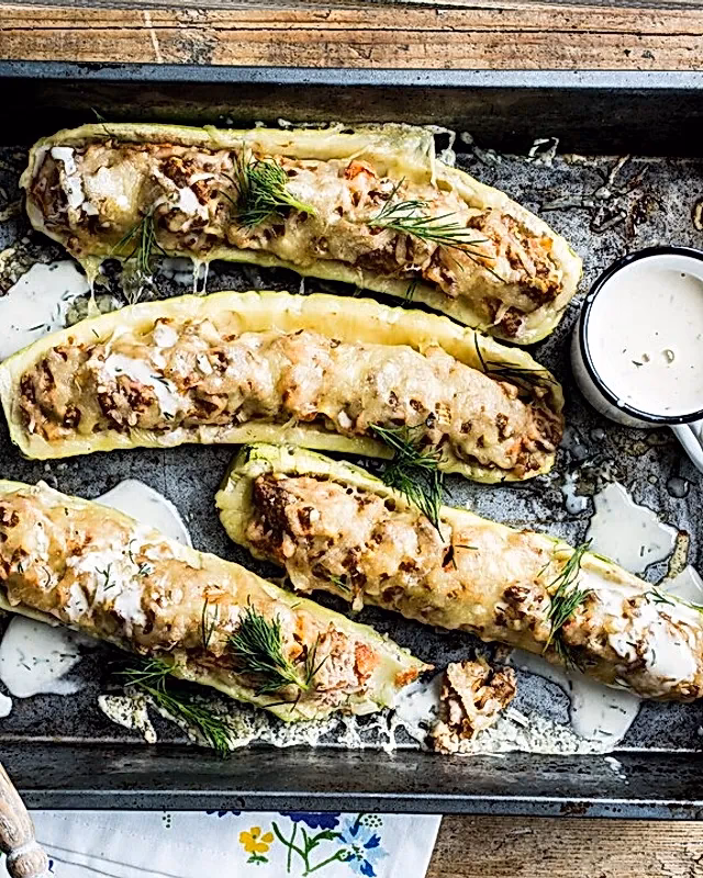 Was kann man mit gefüllten Zucchini Essen?