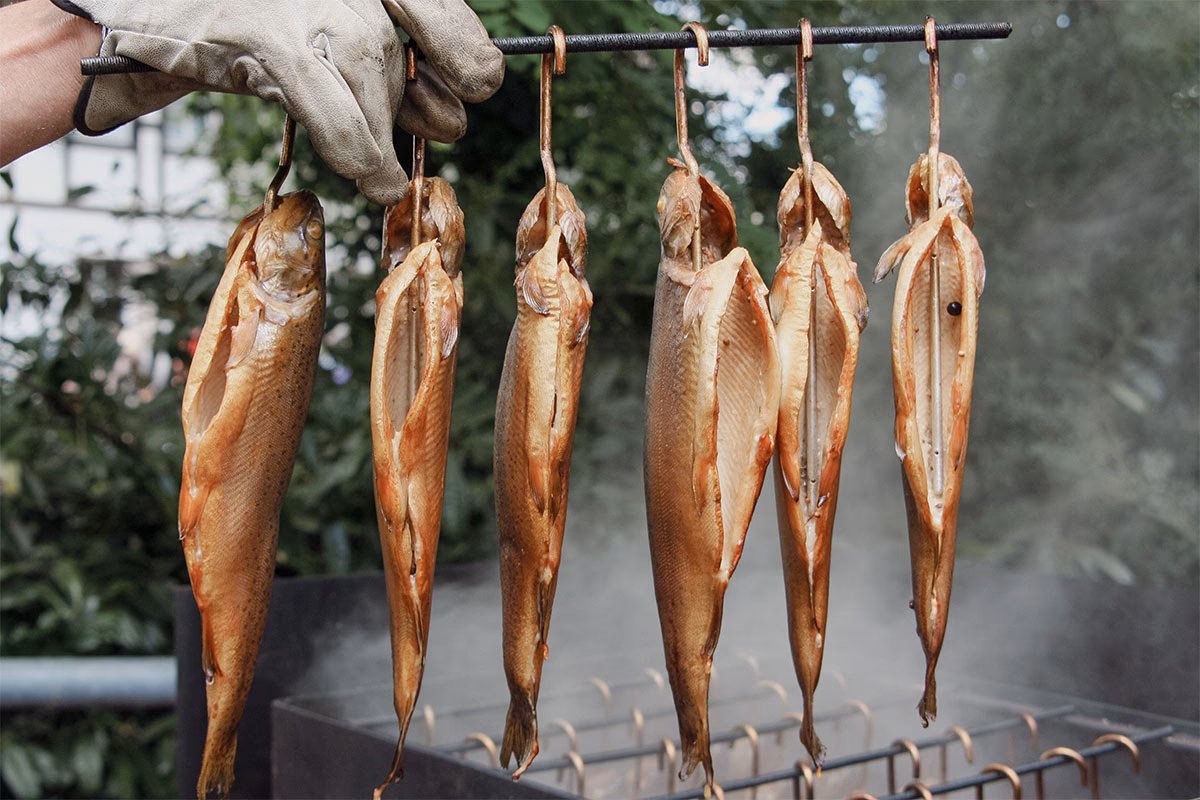 Wie oft sollte man geräucherten Fisch essen?