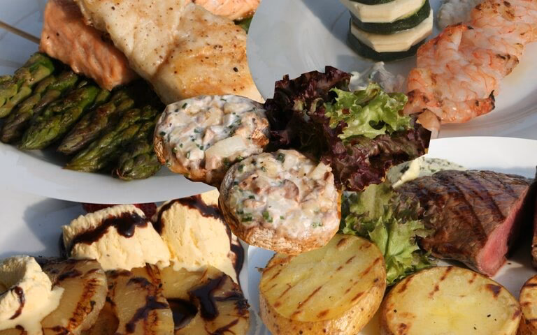 Welche Gerichte eignen sich für ein grillmenü mit der Familie?