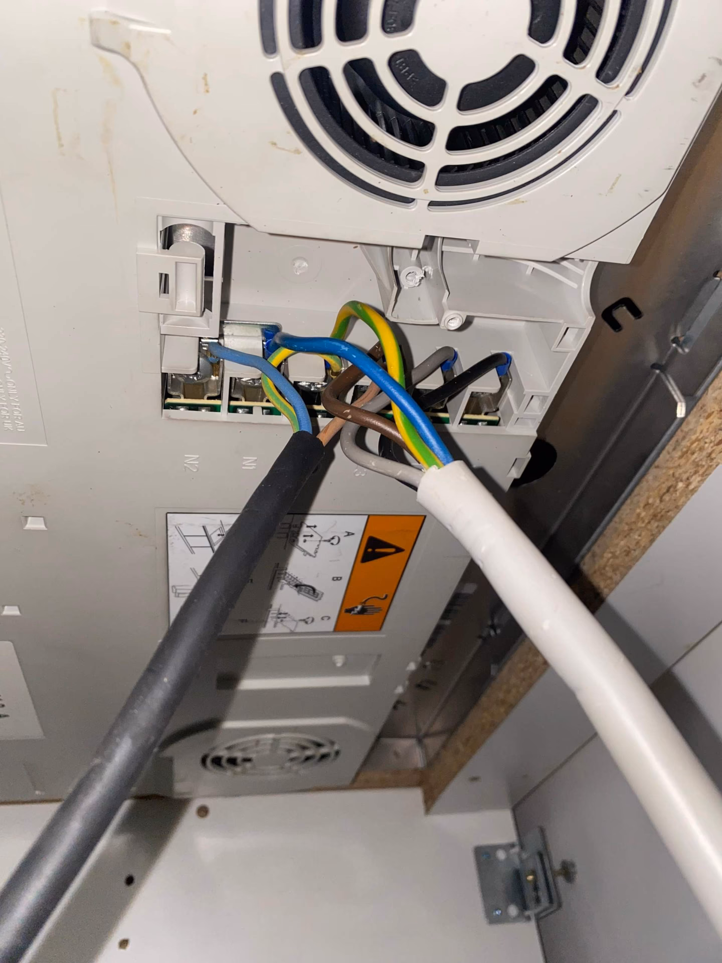 Wie lange kann man einen Elektrogrill heizen lassen?