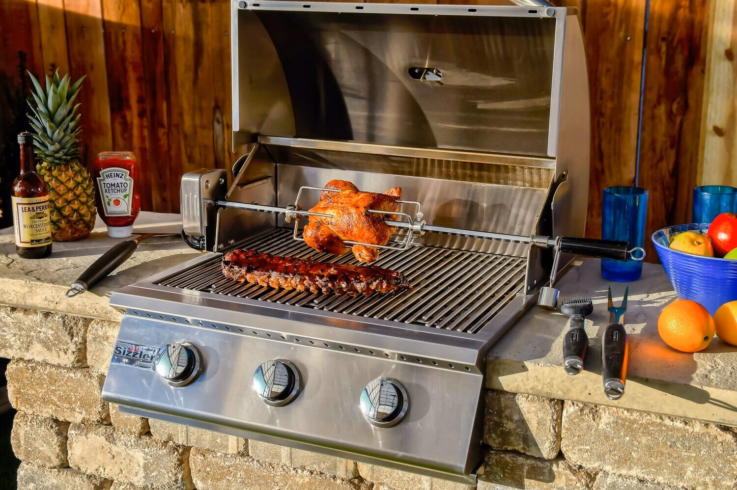 Wie baut man eine Grillstation im Garten?
