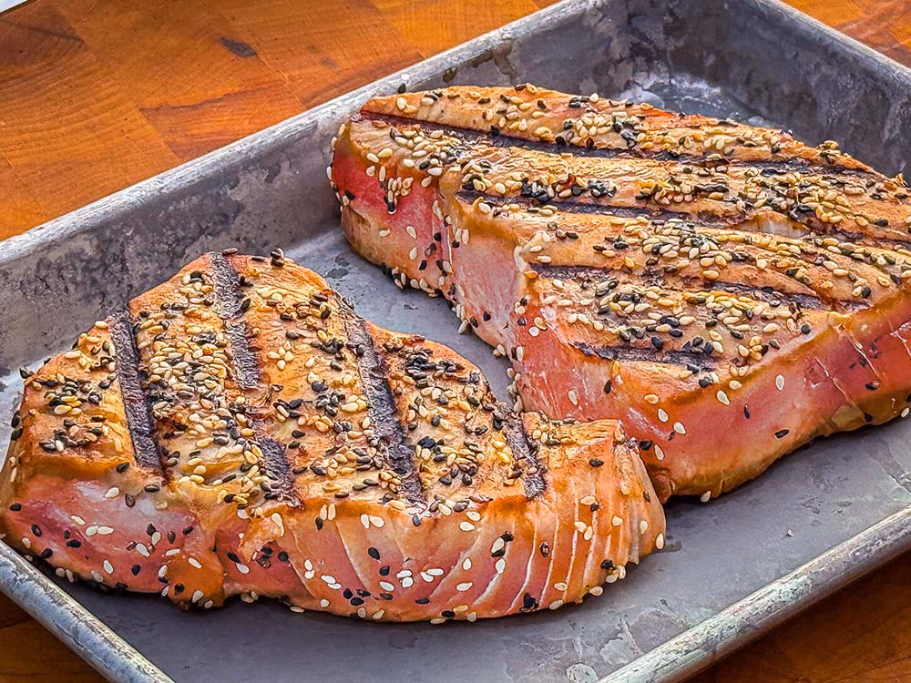 Can a tuna steak be grilled on a gas grill?