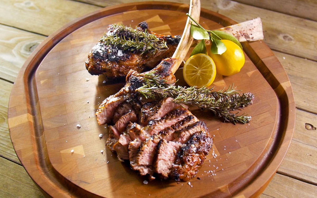 How do you rest a veal steak after grilling?