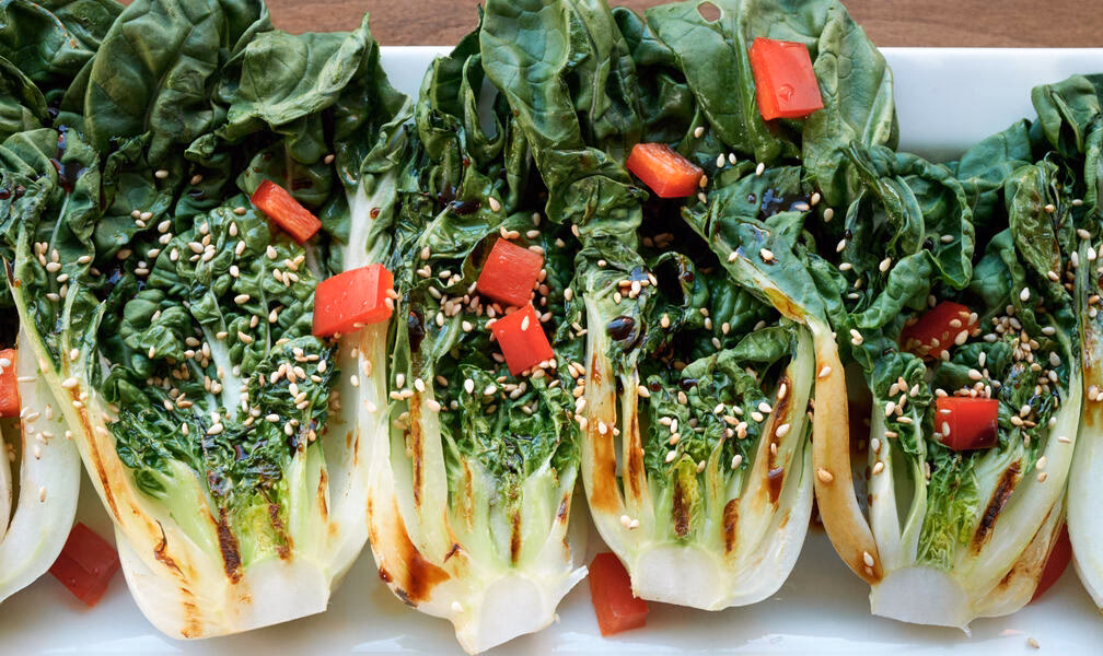 Wie grillt man Senfkohl?