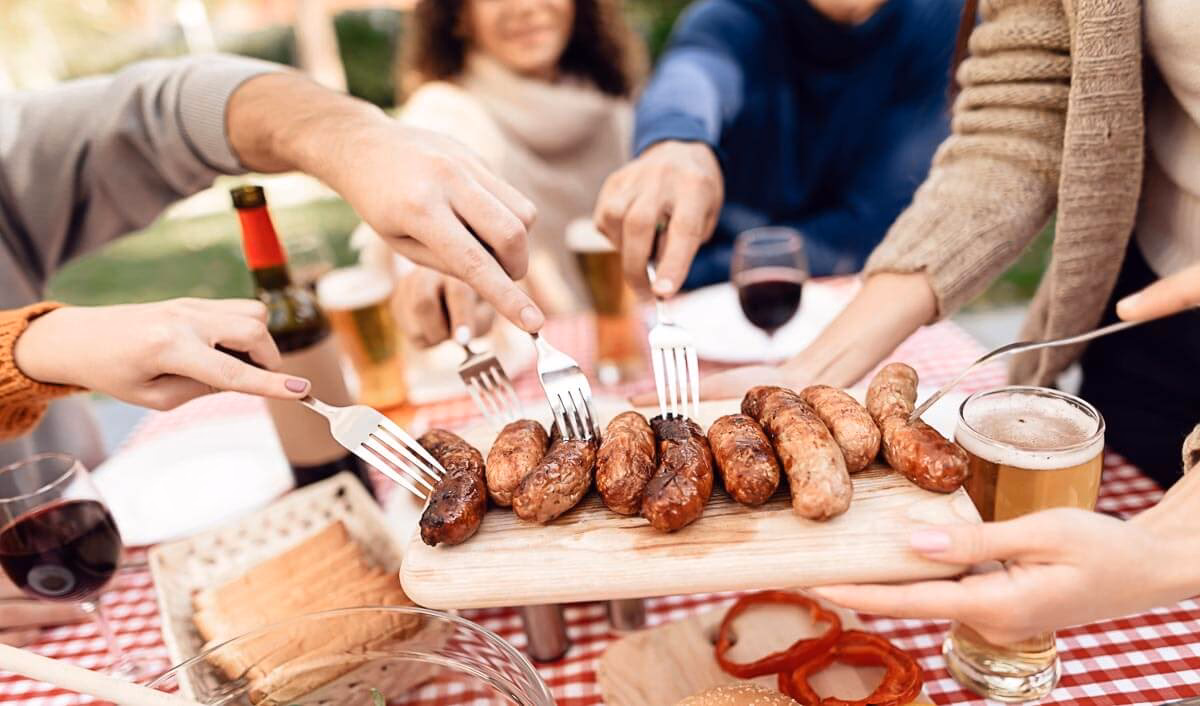 Welche Getränke eignen sich für einen Grillabend?