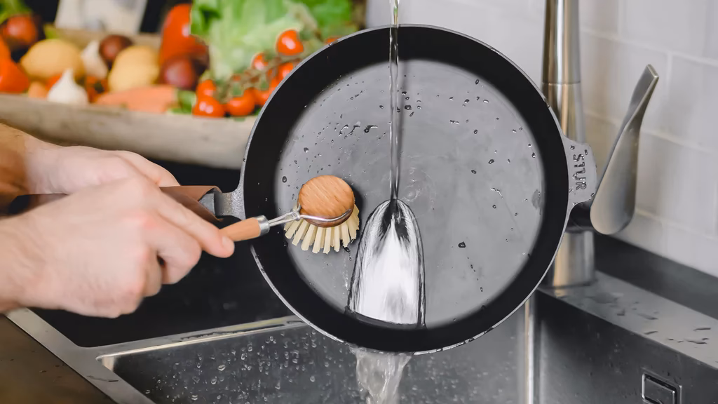 Wie entferne ich Rost aus Gusseisen?