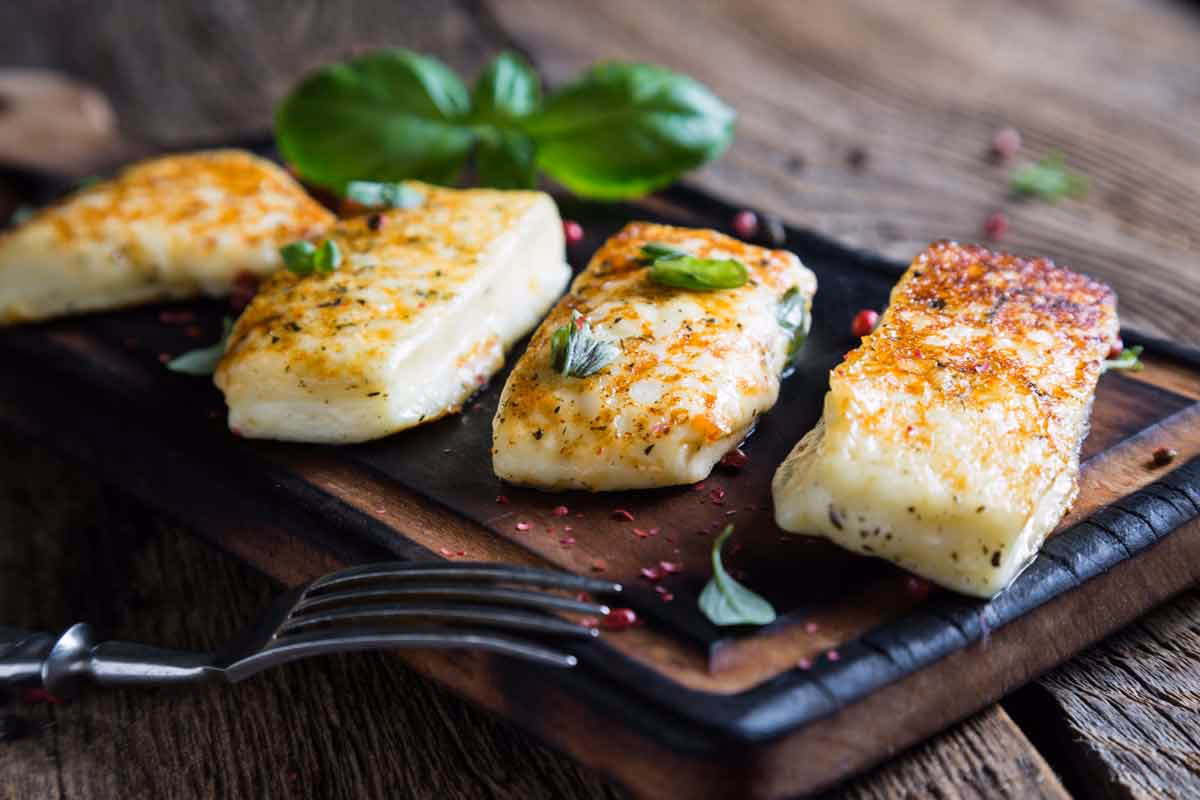 Wie kocht man einen gegrillten Halloumi?