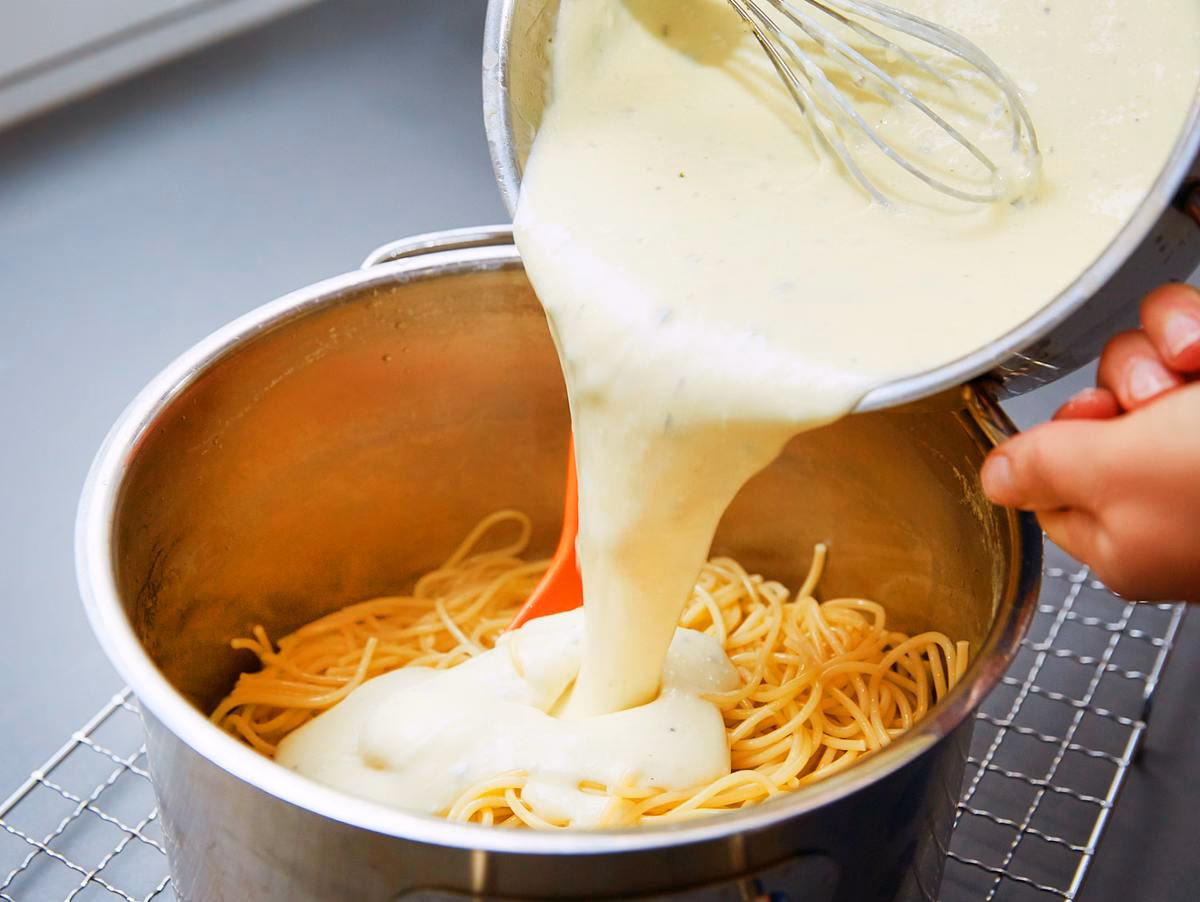 Was kann man mit Käsesoße machen?