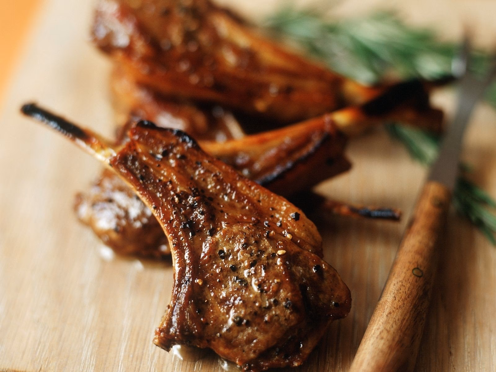 Was macht einen griechischen Grillabend so besonders?