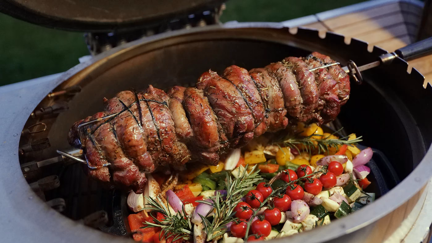 Wie bereitet man eine Lammkeule auf den Grill?