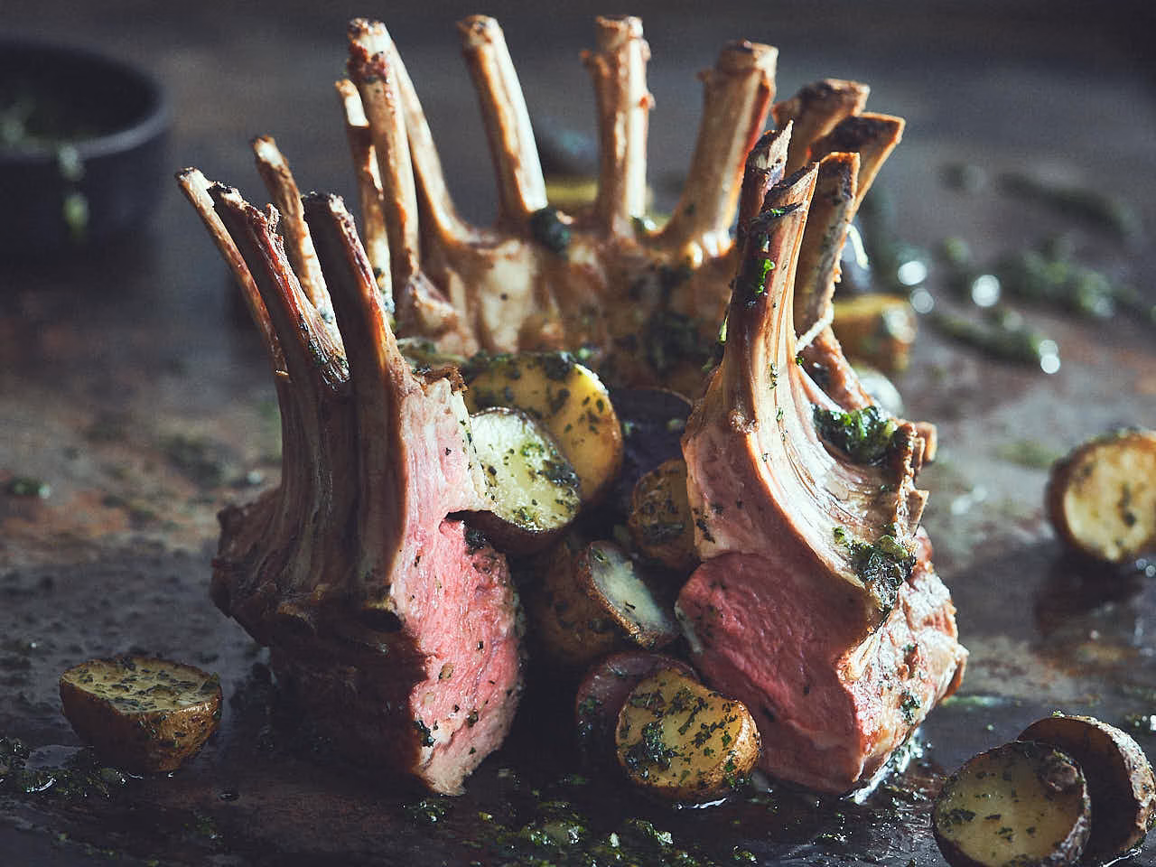 Wie brate ich eine Lammkrone?