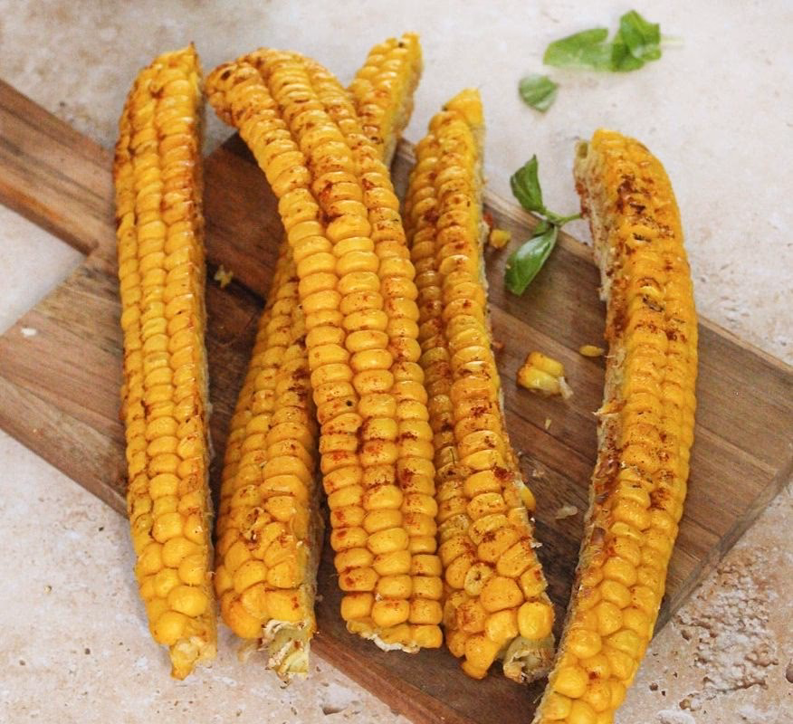 Wie entferne ich Hüllen von Maiskolben?