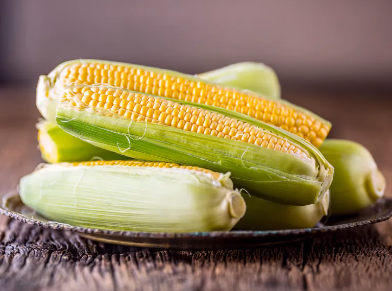 Wie bereite ich Maiskolben zu?