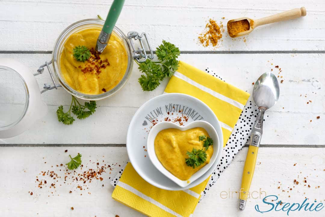 Wie lange dauert die Zubereitung des Curry-Mango- Dips?