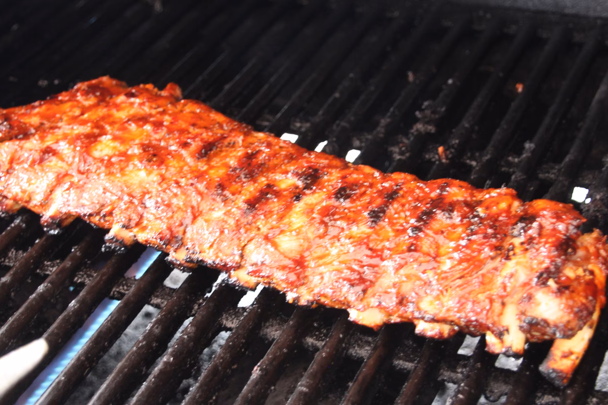 Wie werden Baby Back Ribs zubereitet?