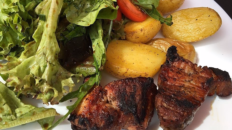 Wie lange sollte man Fleisch grillen?