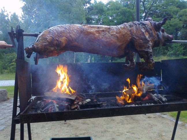 Wie viele Personen können mit einem Ochsengrill begeistern?