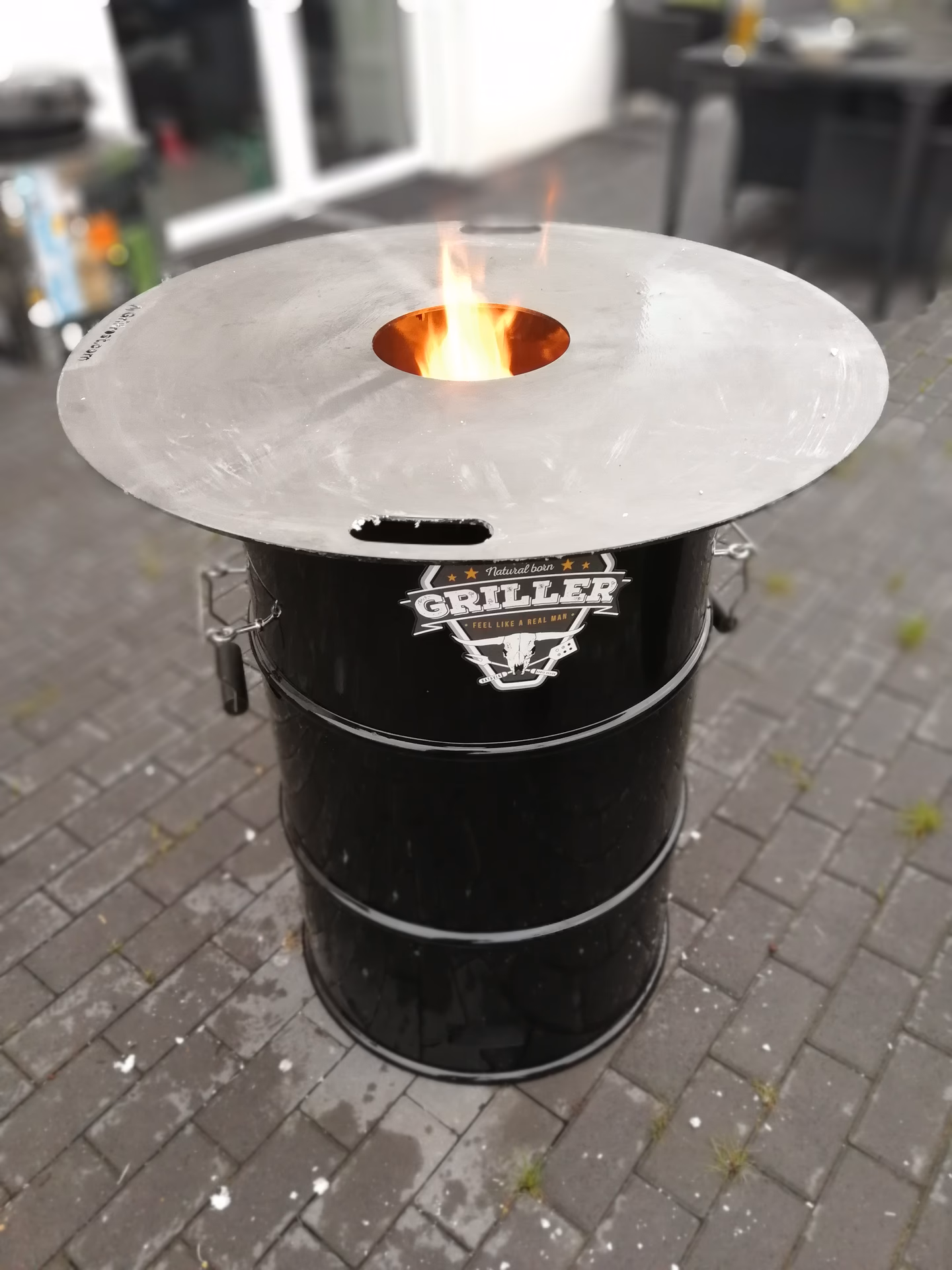 Wie entferne ich den Deckel vom Ölfass?