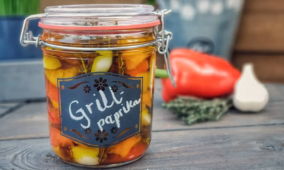 Wie mariniert man gegrillte Paprika?