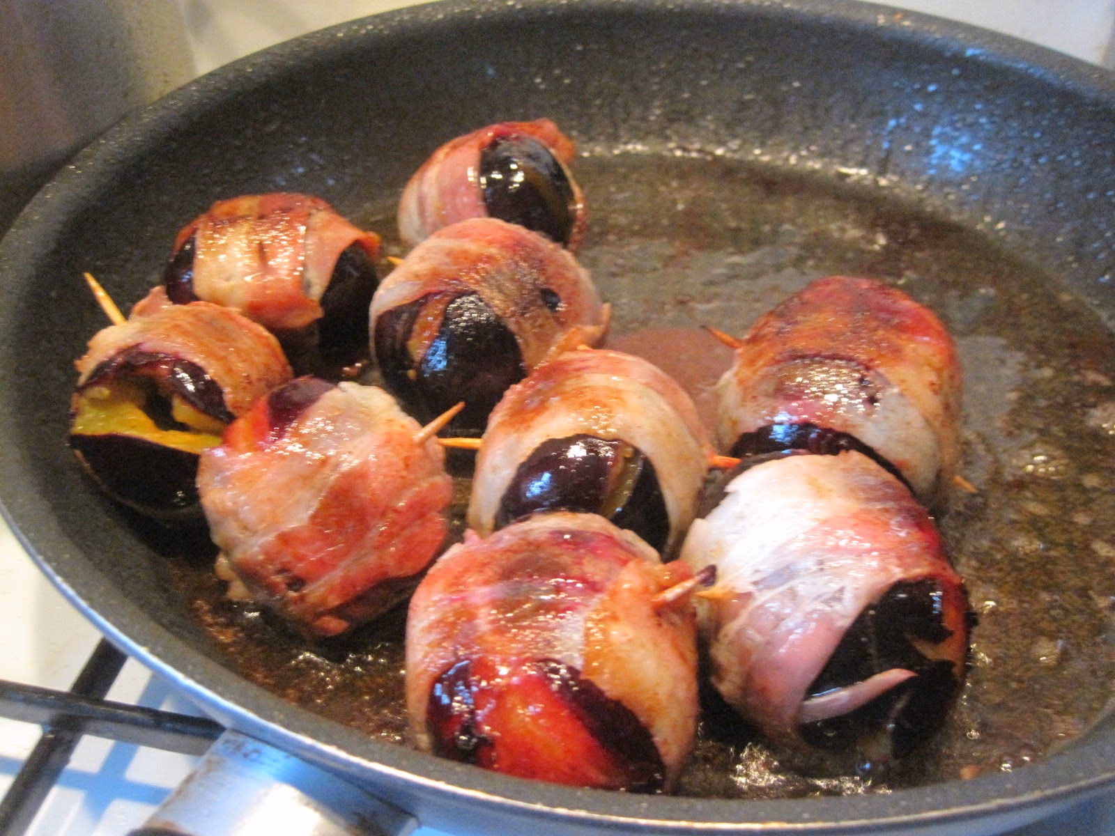 Wie kann man getrocknete Pflaumen Backen?