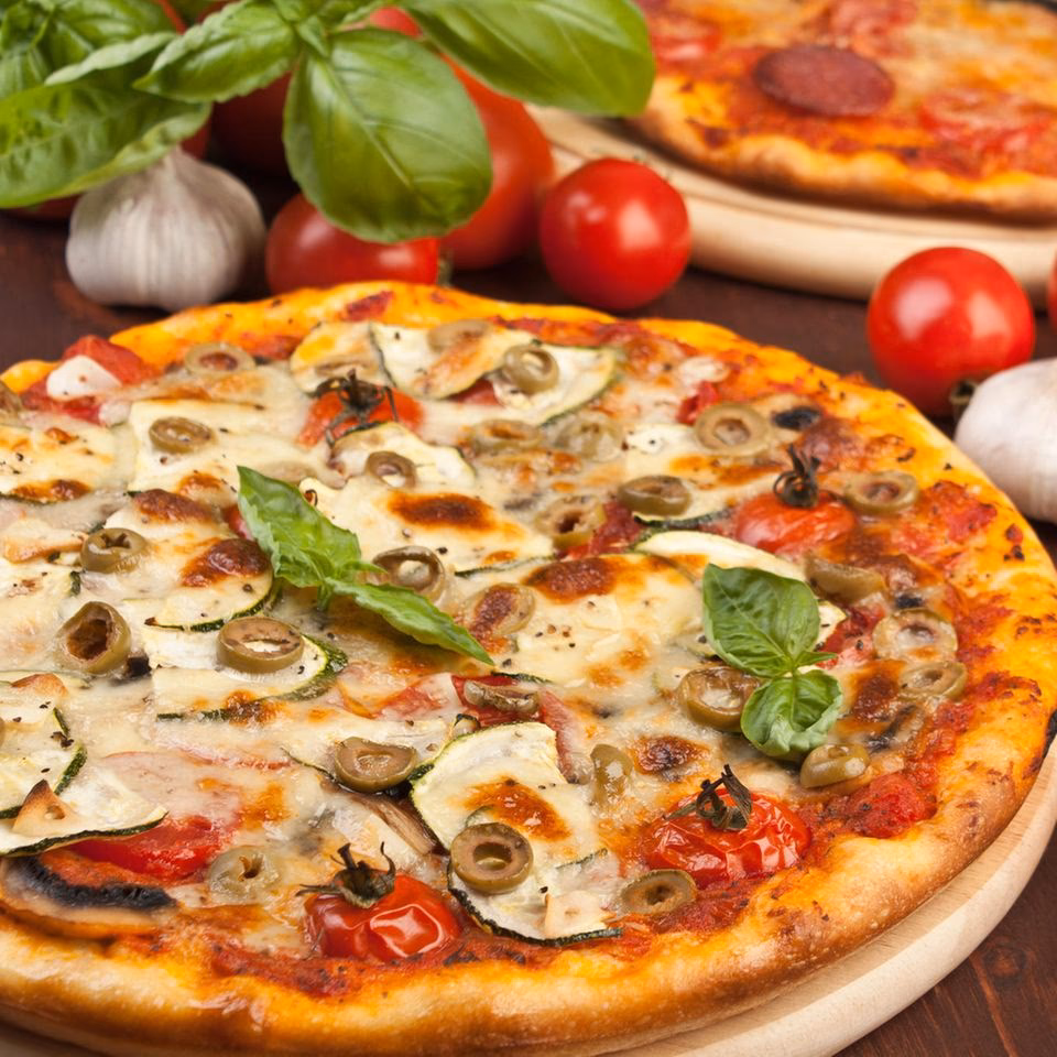 Wie lange dauert es bis Pizzateig fertig ist?