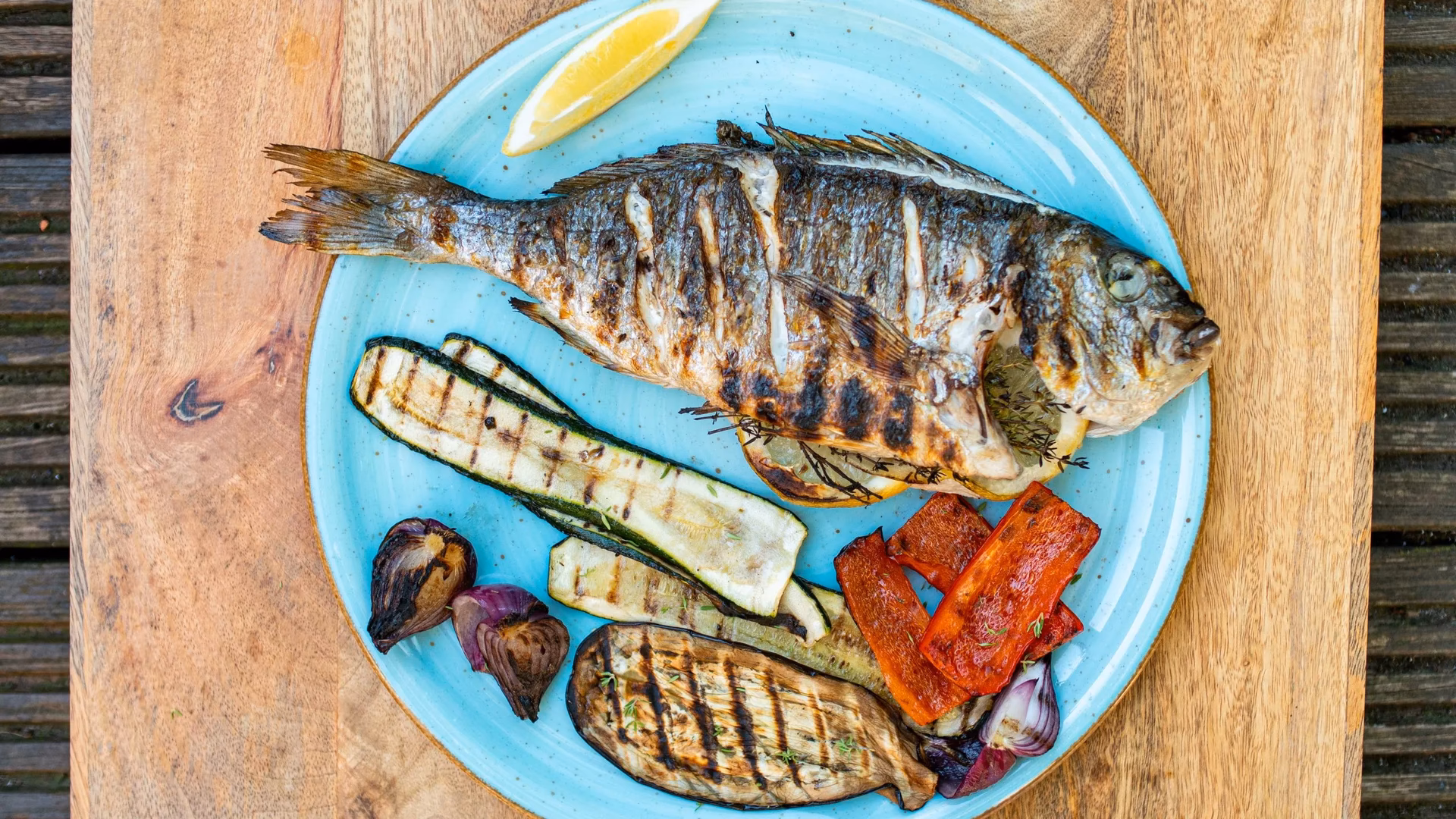 Wie viel wiegt eine gegrillte Dorade?