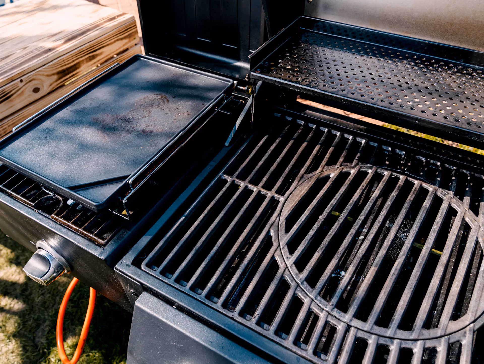 Was muss ich beim Verwenden eines Gasgrills beachten?