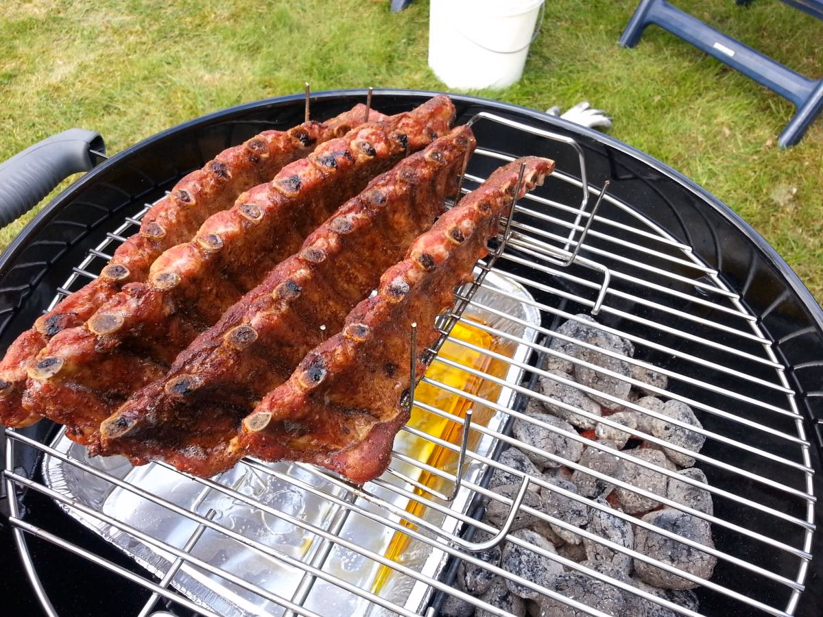 Wie reinige ich meine Grillroste vor dem Grillen?