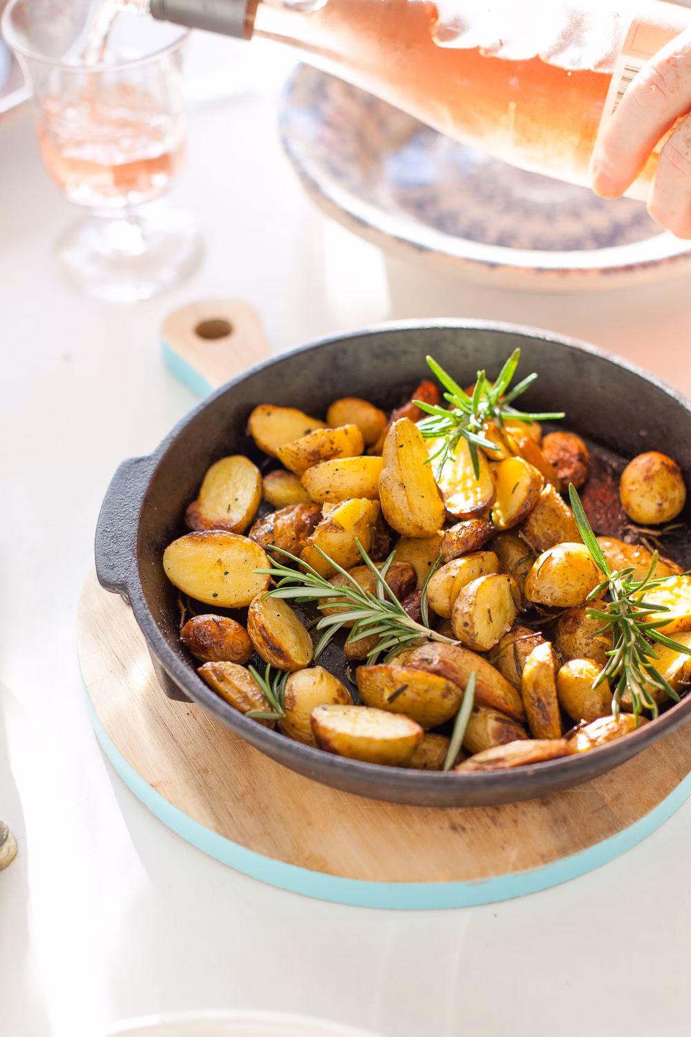 Wie werden Rosmarinkartoffeln knusprig?