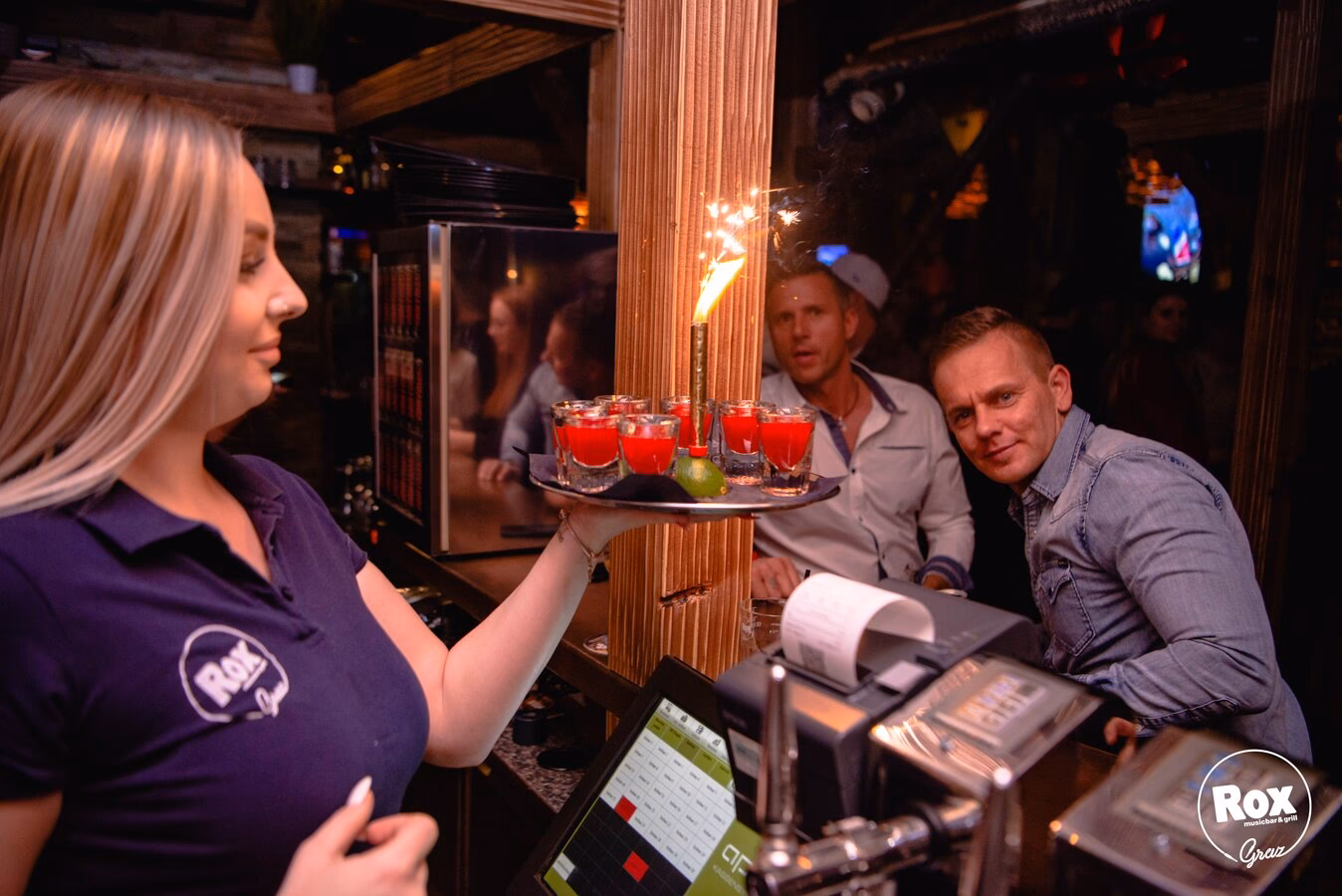 Was ist im Rox Hausbrot mit Rindfleisch und knusprigem Speck?