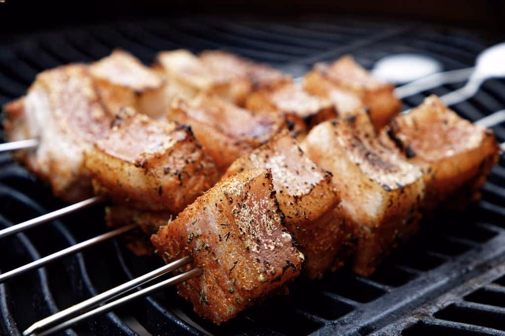 Was ist Schweinebauch Spieße?