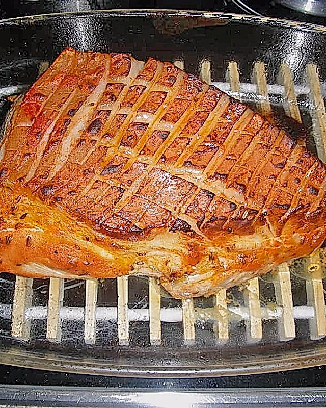 Wie bereite ich Schweineschulter zu?