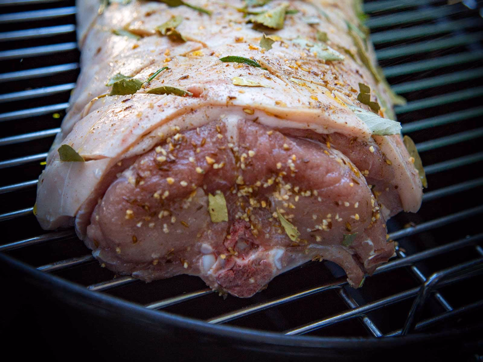 Wie wird die Haut auf dem Grill knusprig?