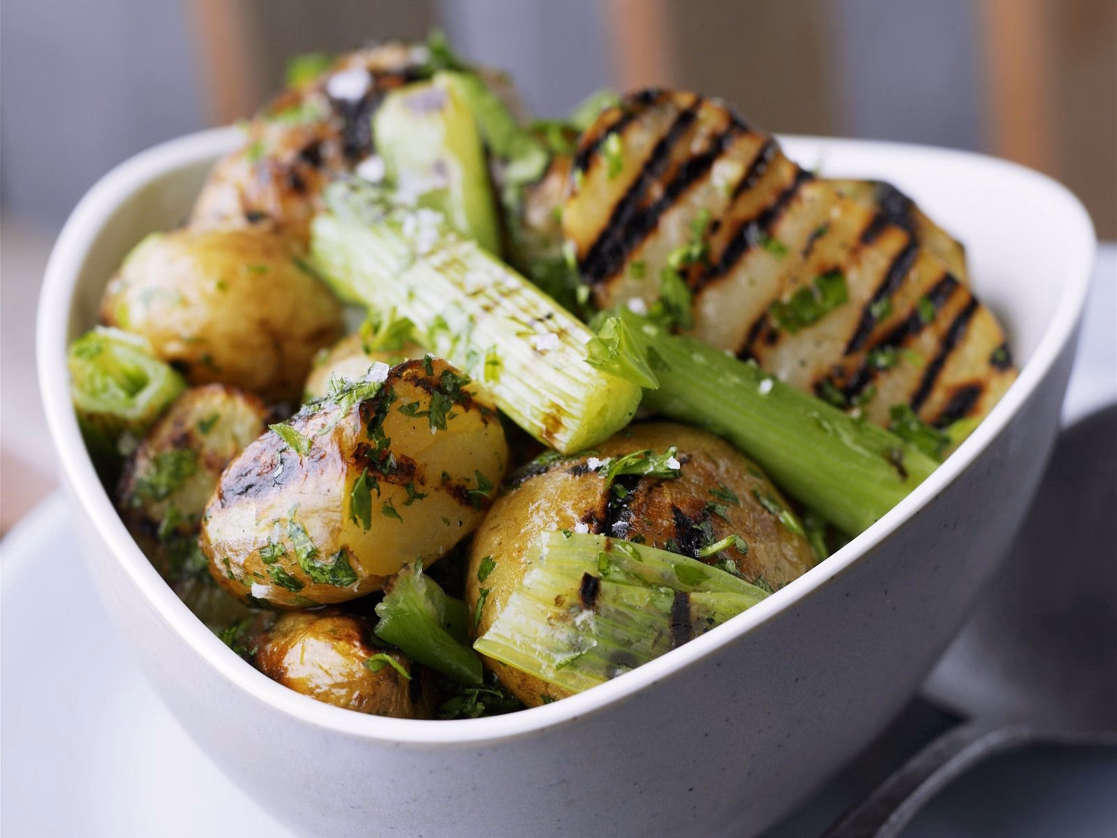 Wie schmeckt Sellerie auf dem Grill?